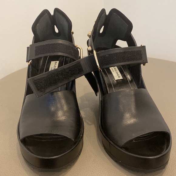 BALENCIAGA black wedge studded sandal. Size 36.5 - Picture 6 of 13